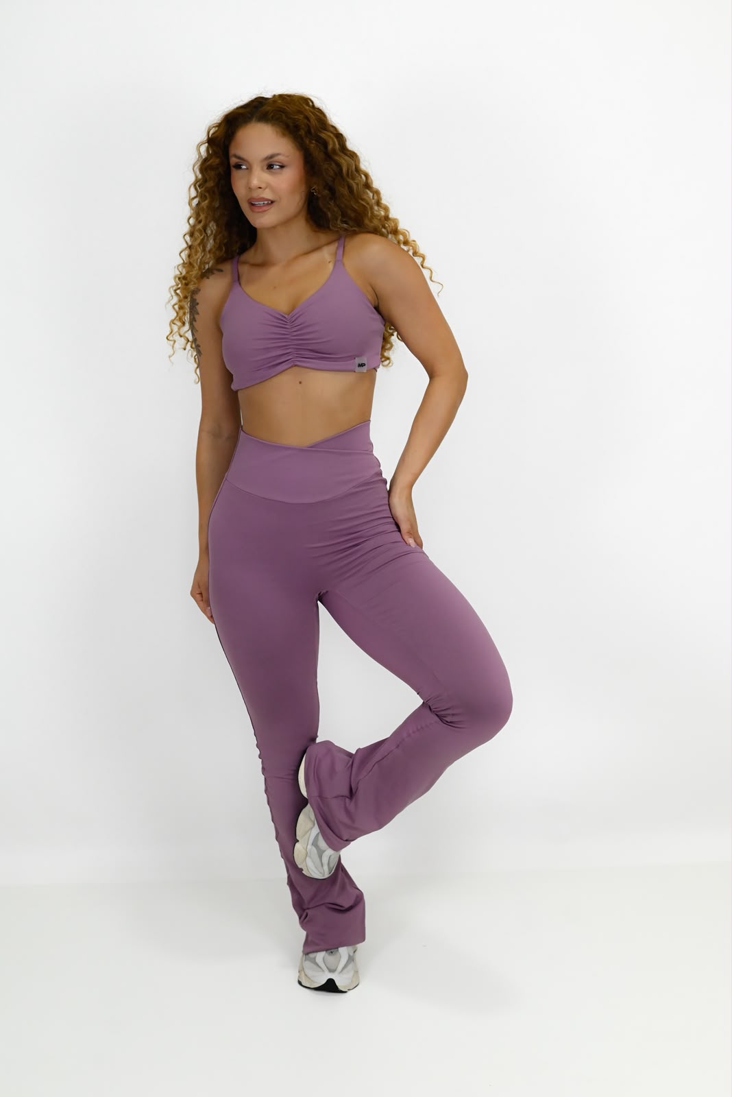 CALÇA FLARE